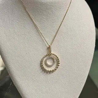 Necklaces and Jewelry from Leading Brands